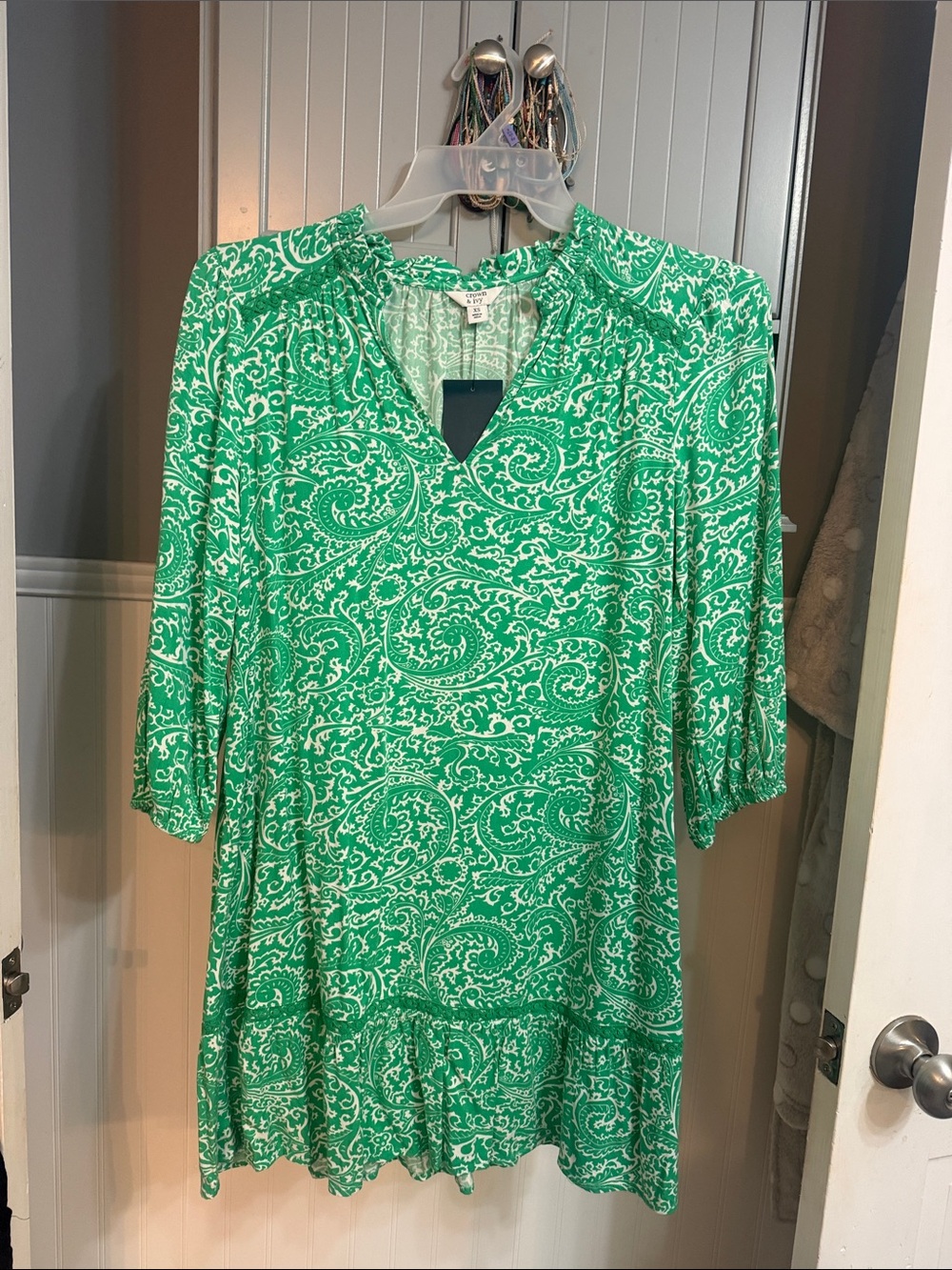 Green Paisley V-Neck Tunic Dress crown and Ivey sz xs